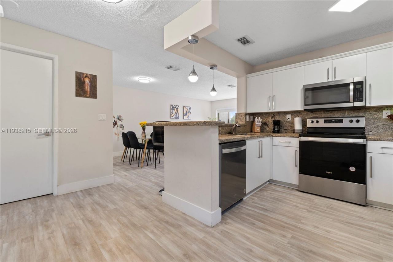 4736 NW 114th Ave, Unit 205, Doral, FL 33178 Photo