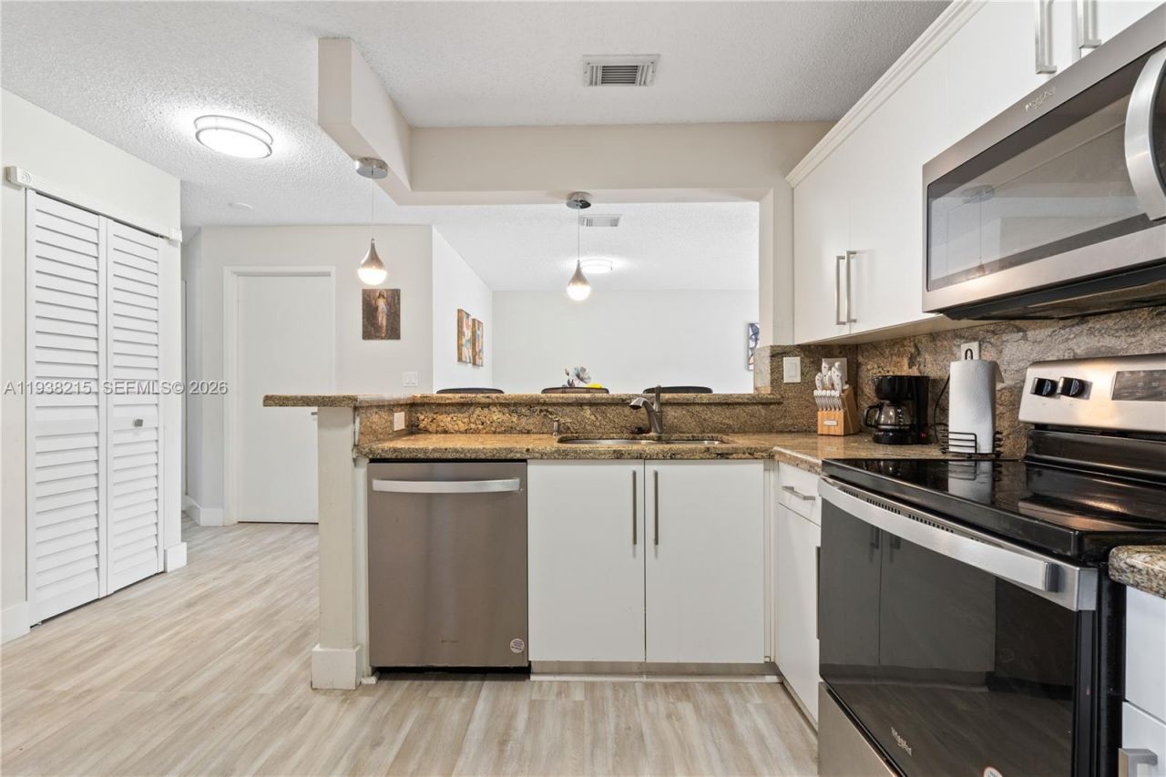4736 NW 114th Ave, Unit 205, Doral, FL 33178 Photo