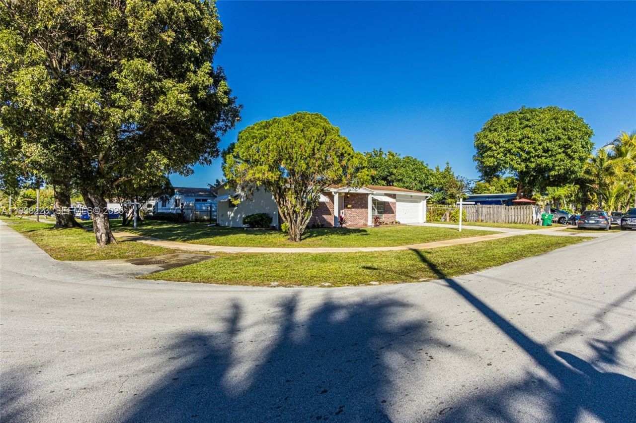 2301 NW 42nd Ave, Lauderhill, FL 33313 Photo