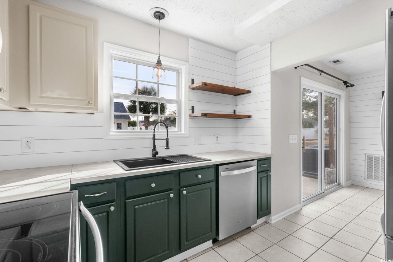 409 Coco Plum Ct. Photo 10