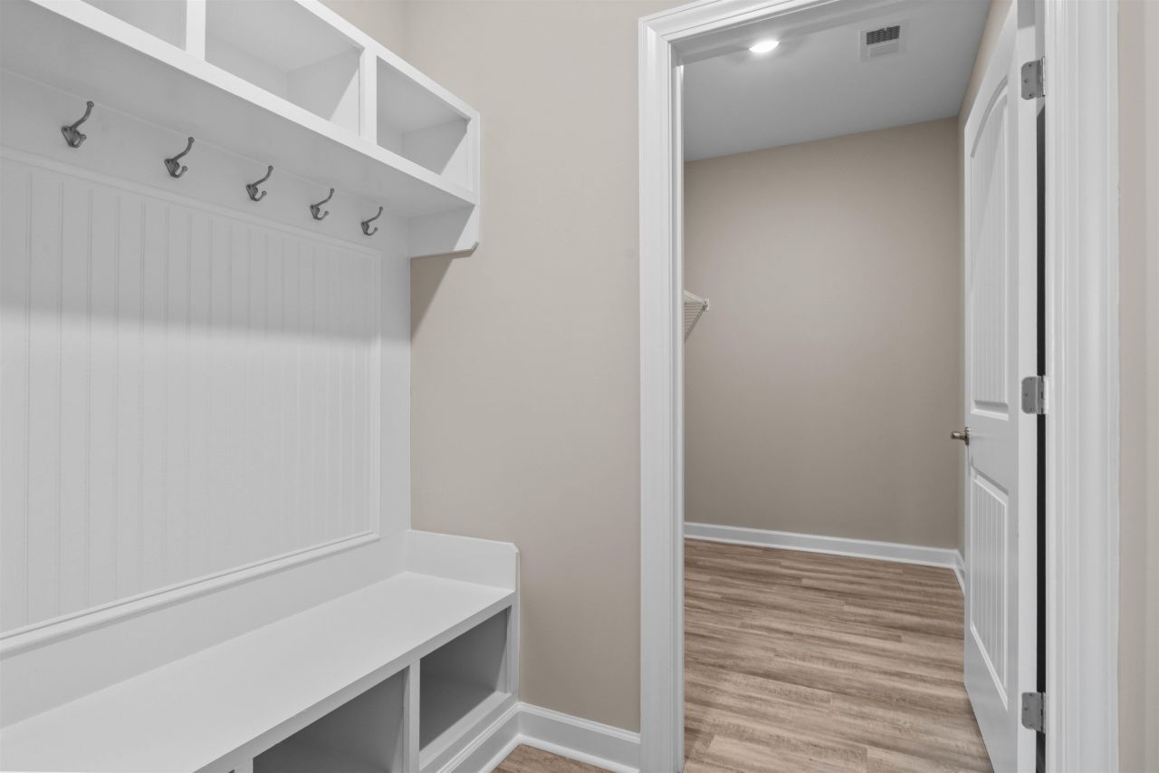 512 Banna Arch Loop Photo 11