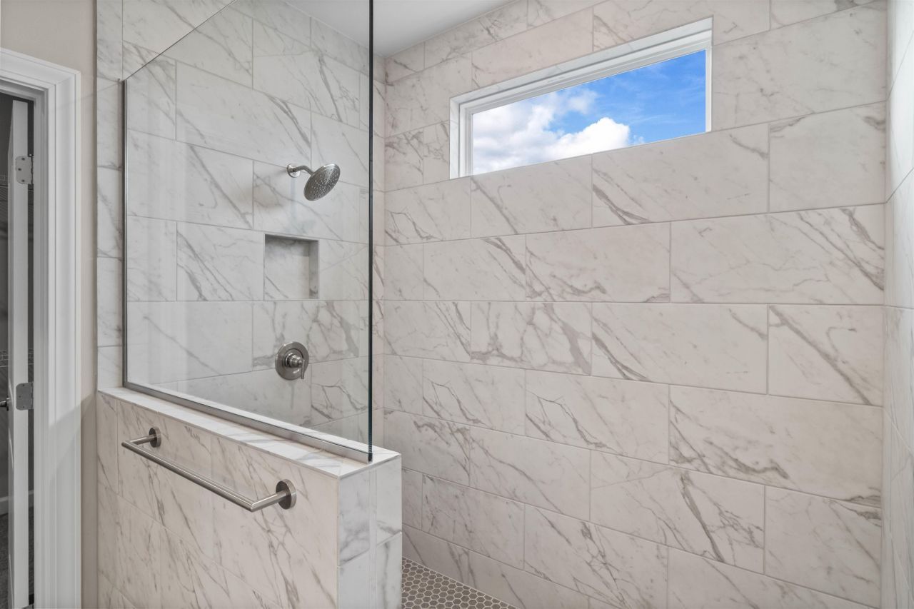 512 Banna Arch Loop Photo 17