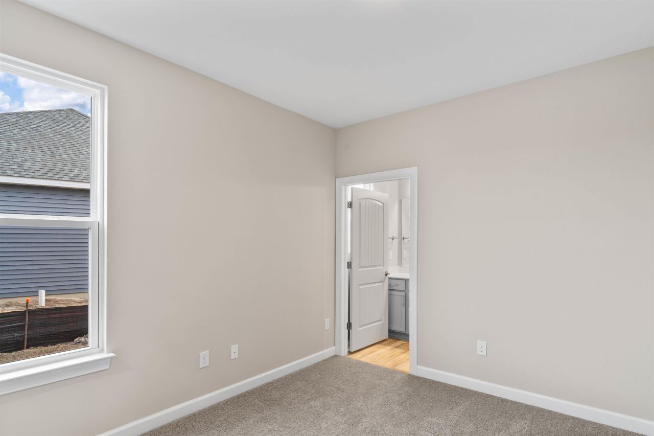 512 Banna Arch Loop Photo 24