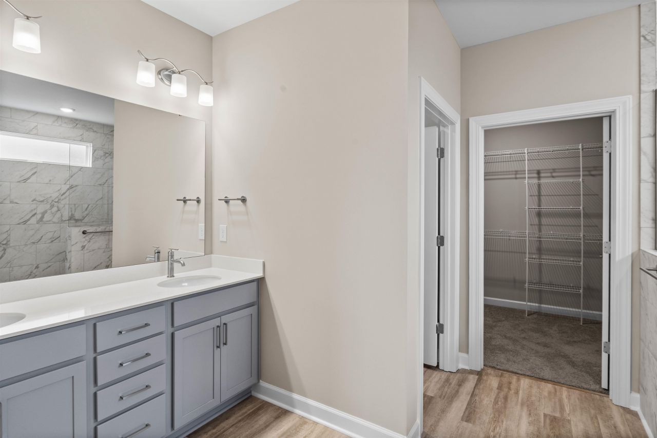 512 Banna Arch Loop Photo 26