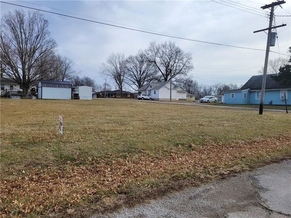 Colby Street, Hamilton, MO 64644