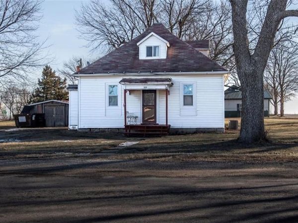 100 N Broadway Street, Lancaster, KS 66041