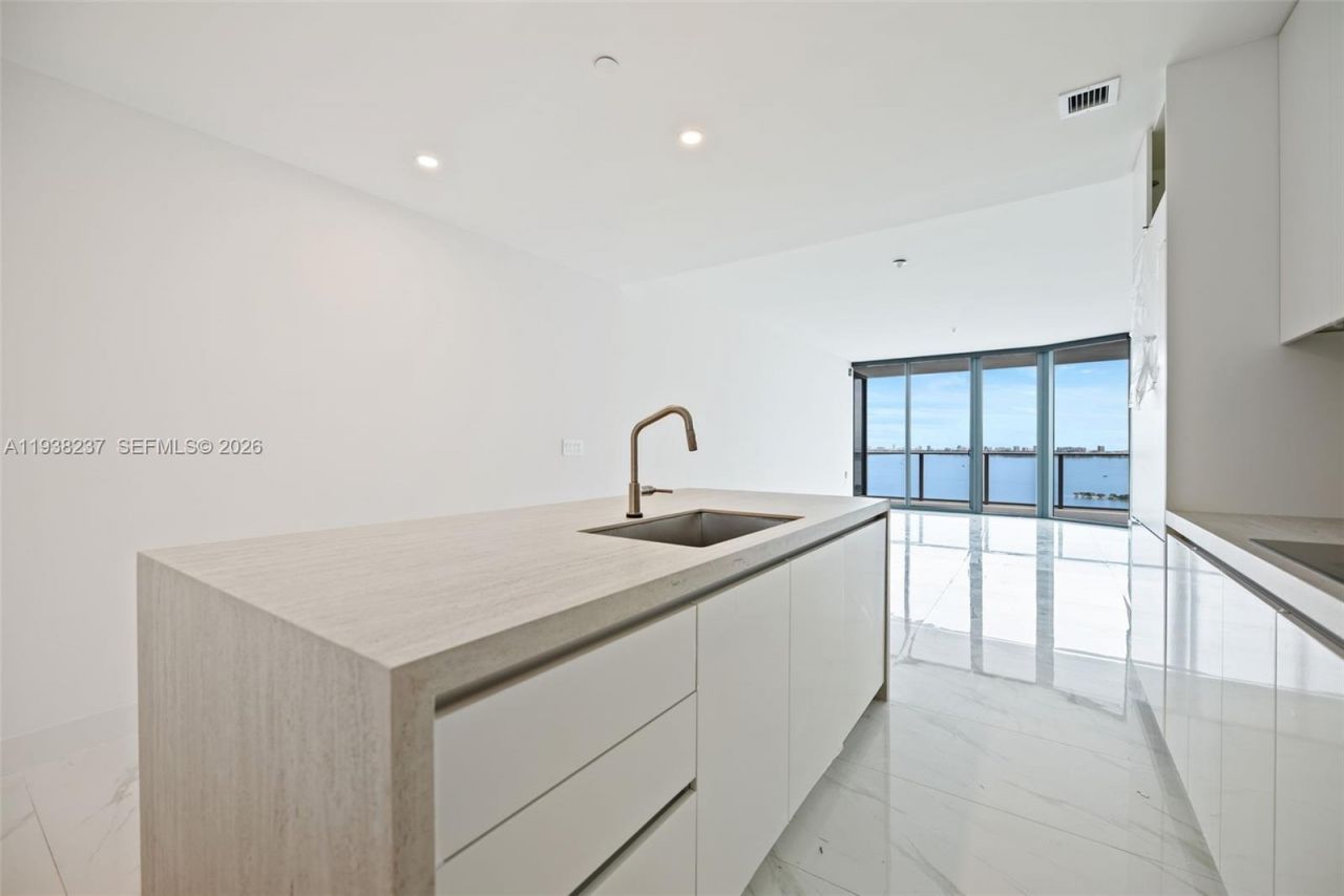 700 NE 24th St, Unit 2105, Miami, FL 33137 Photo