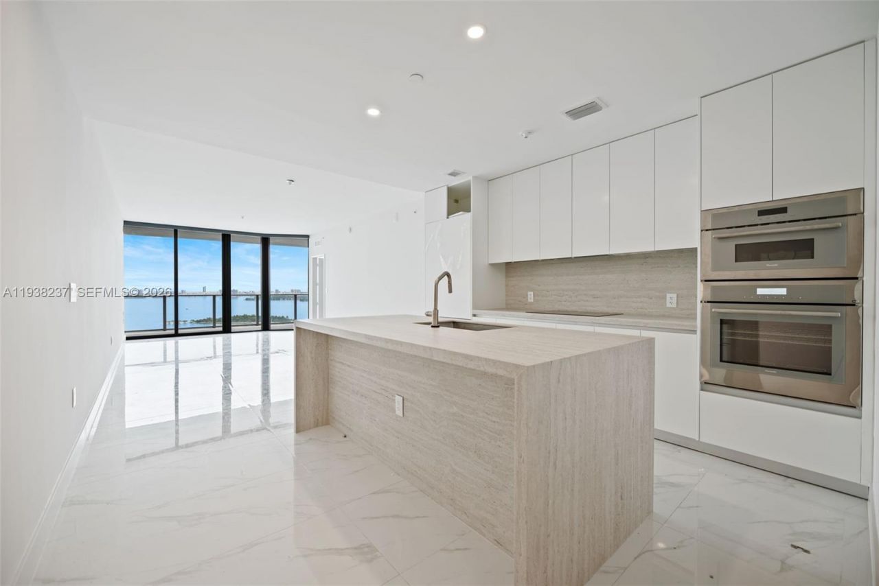 700 NE 24th St, Unit 2105, Miami, FL 33137 Photo