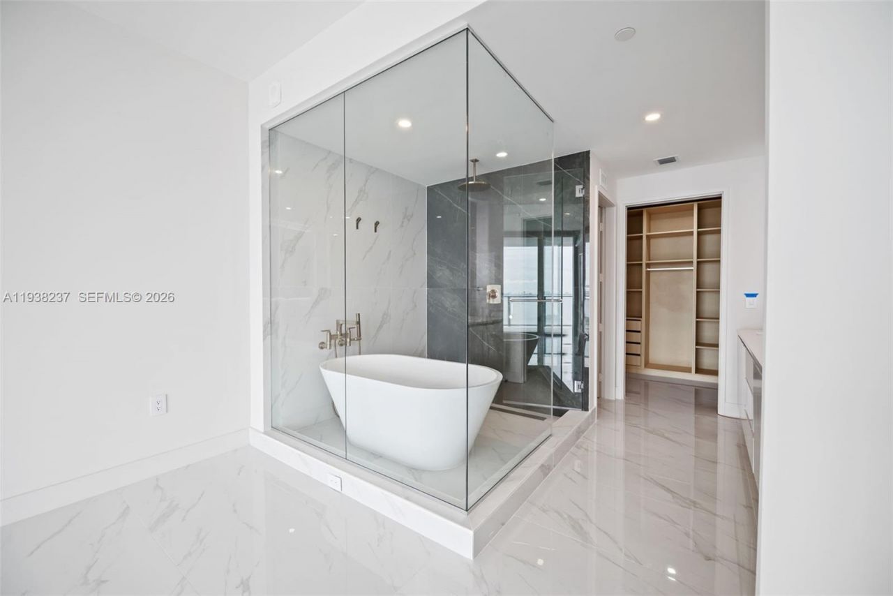 700 NE 24th St, Unit 2105, Miami, FL 33137 Photo