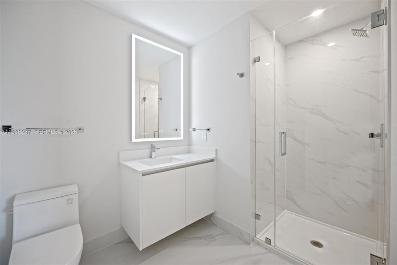 700 NE 24th St, Unit 2105, Miami, FL 33137 Photo