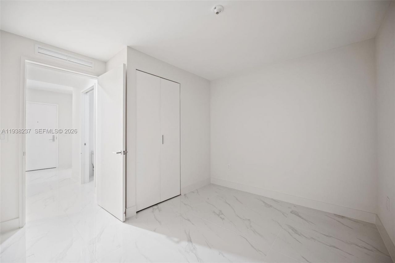 700 NE 24th St, Unit 2105, Miami, FL 33137 Photo