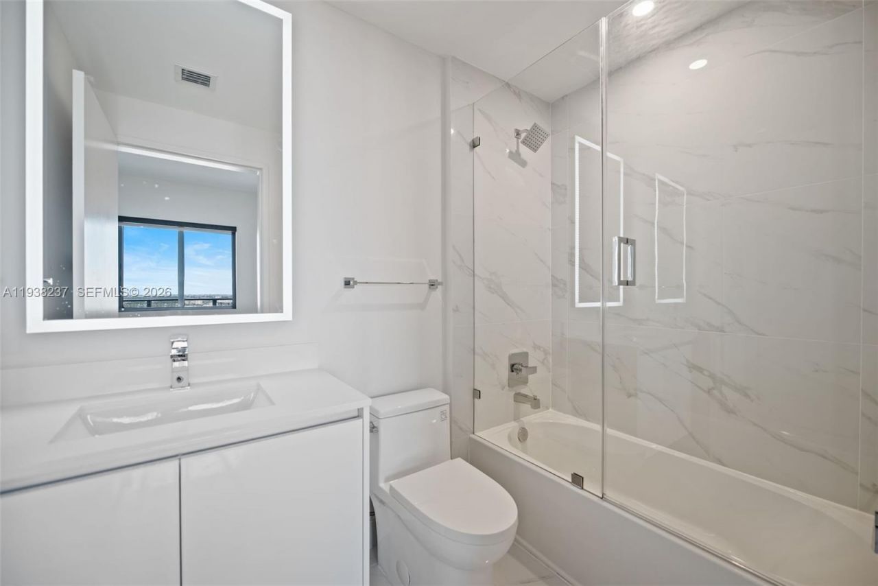 700 NE 24th St, Unit 2105, Miami, FL 33137 Photo