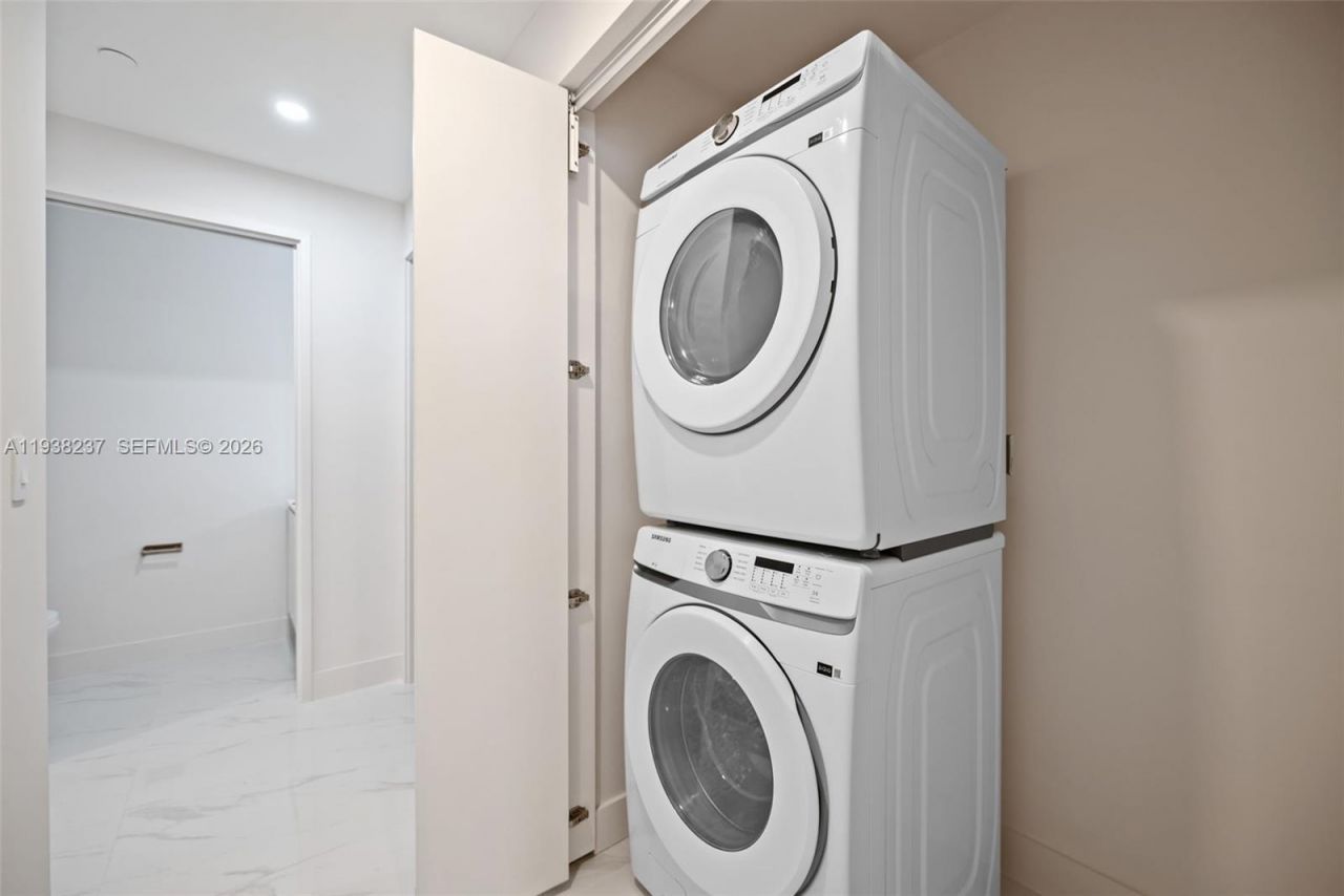 700 NE 24th St, Unit 2105, Miami, FL 33137 Photo