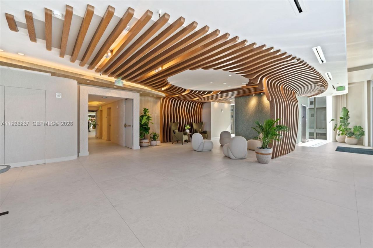 700 NE 24th St, Unit 2105, Miami, FL 33137 Photo