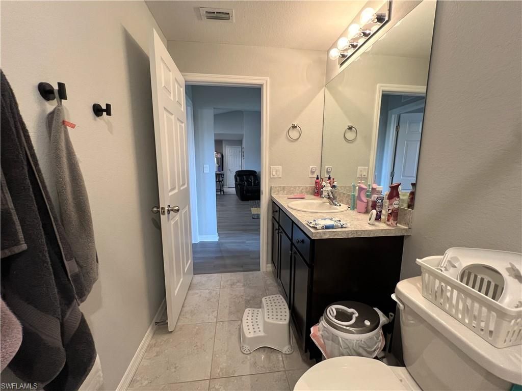 1143 NW 4th Pl, Cape Coral, FL 33993 Photo