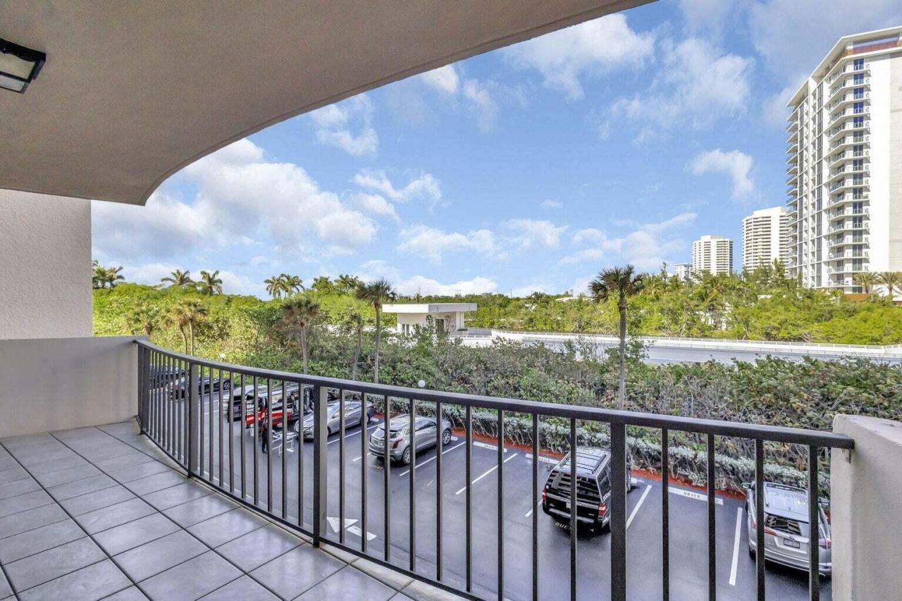4200 N Ocean Drive, Unit 2-201, Singer Island, FL 33404 Photo