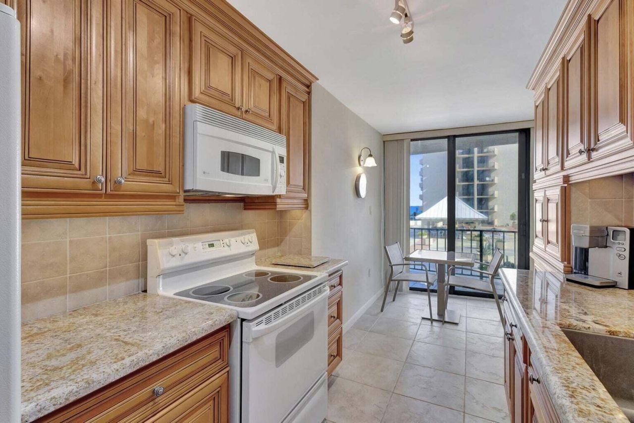 4200 N Ocean Drive, Unit 2-201, Singer Island, FL 33404 Photo