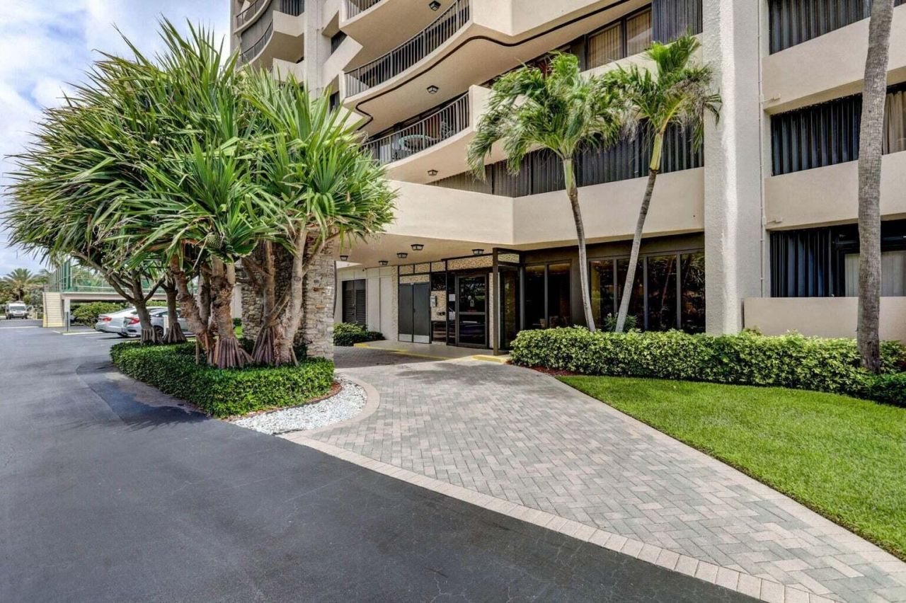 4200 N Ocean Drive, Unit 2-201, Singer Island, FL 33404 Photo