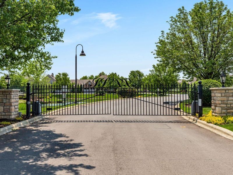 9023 Samari Place, Powell, OH 43065 Photo 2