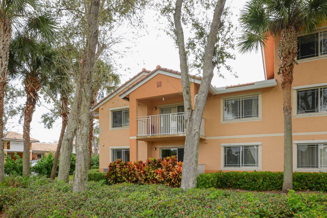 151 SW Palm Drive, Unit 208, Port Saint Lucie, FL 34986 Photo