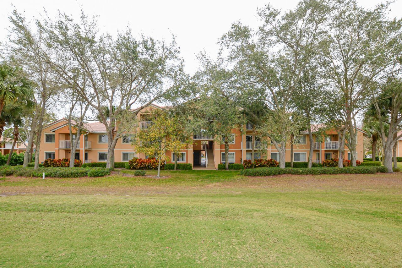 151 SW Palm Drive, Unit 208, Port Saint Lucie, FL 34986 Photo