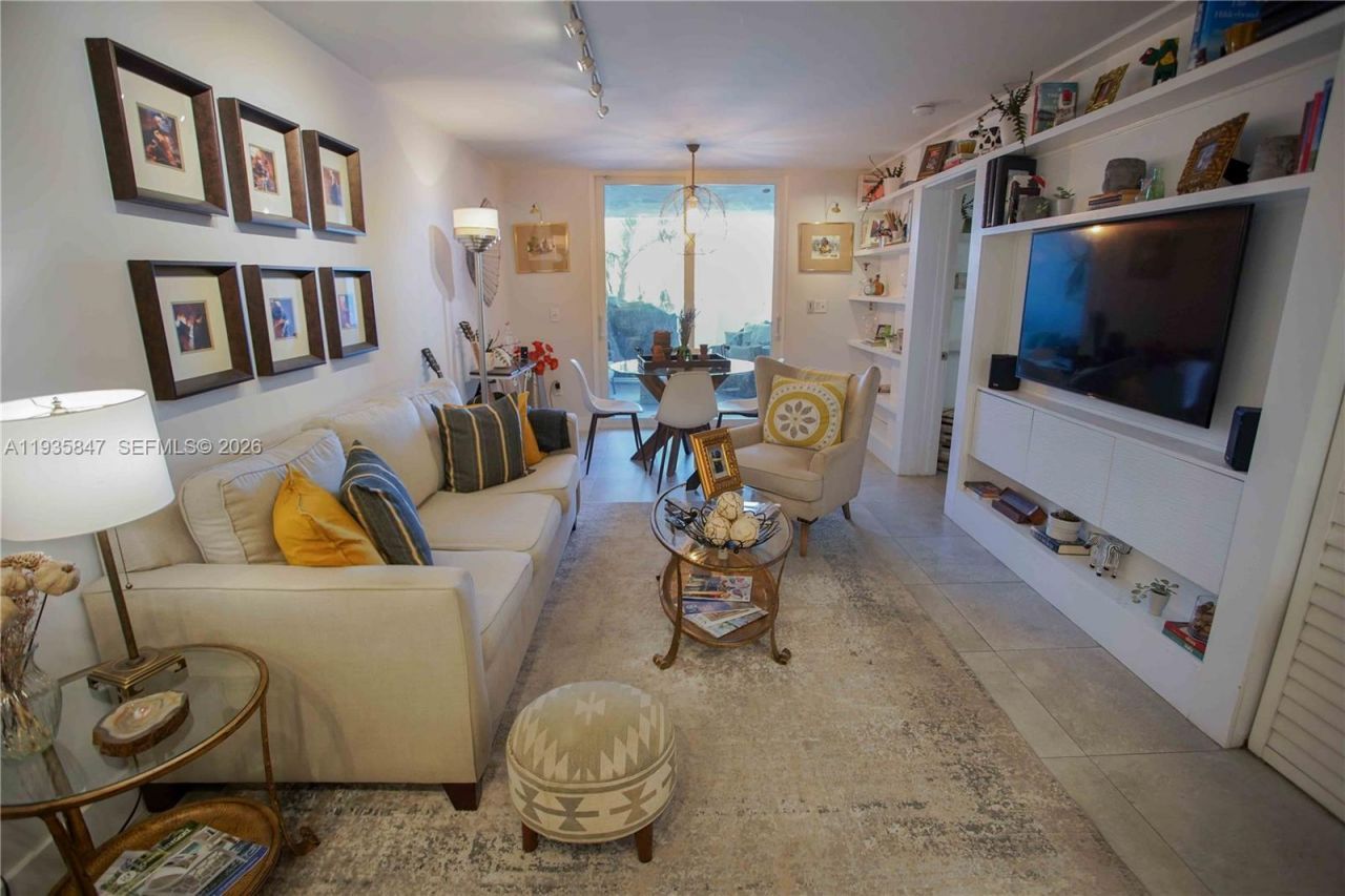 5880 Collins Ave, Unit 302, Miami Beach, FL 33140 Photo