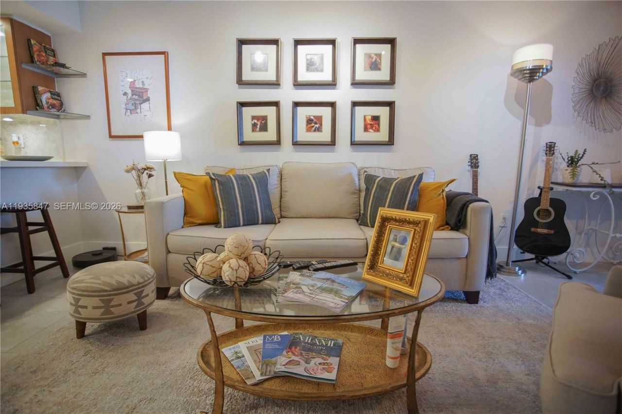 5880 Collins Ave, Unit 302, Miami Beach, FL 33140 Photo