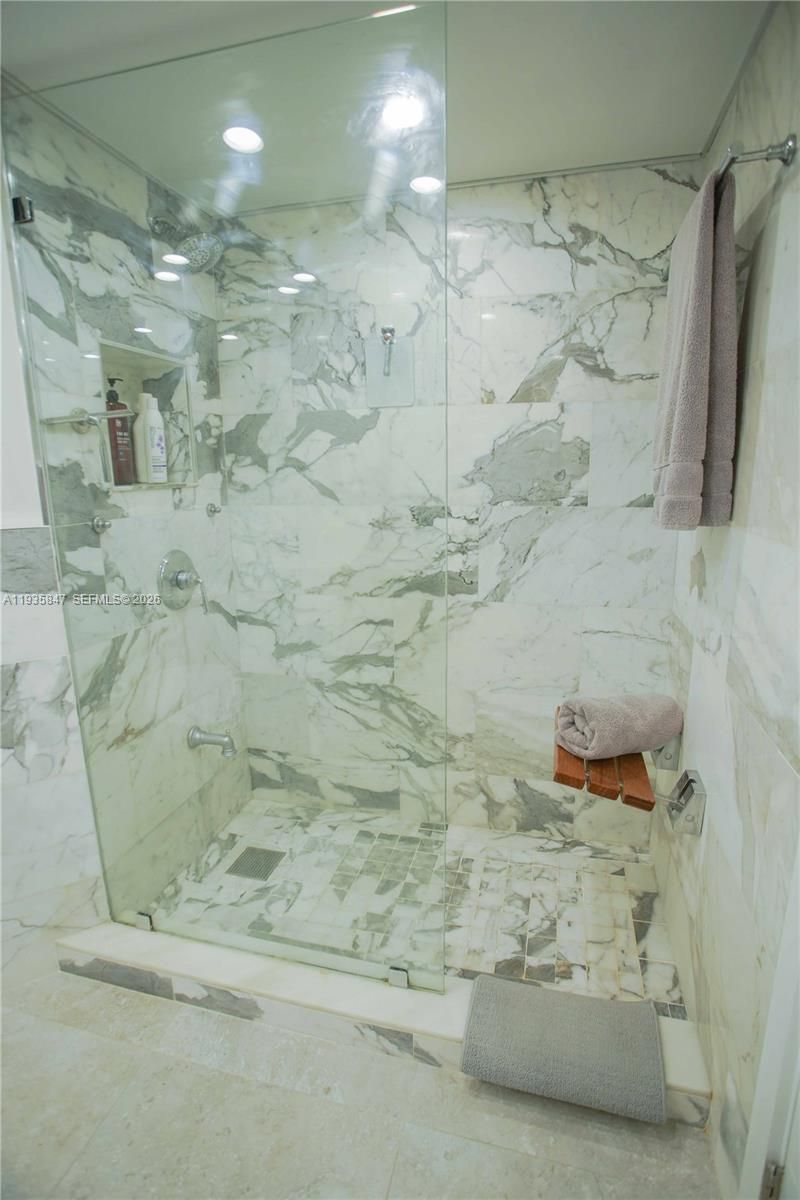 5880 Collins Ave, Unit 302, Miami Beach, FL 33140 Photo