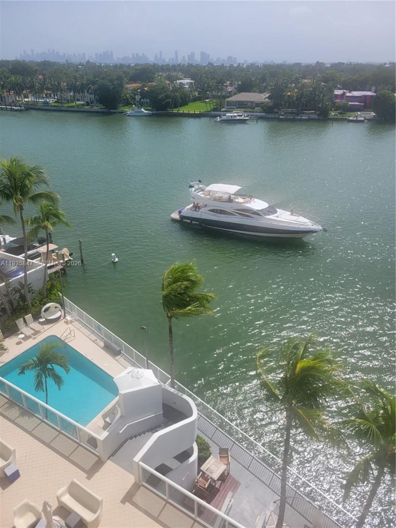 5880 Collins Ave, Unit 302, Miami Beach, FL 33140 Photo