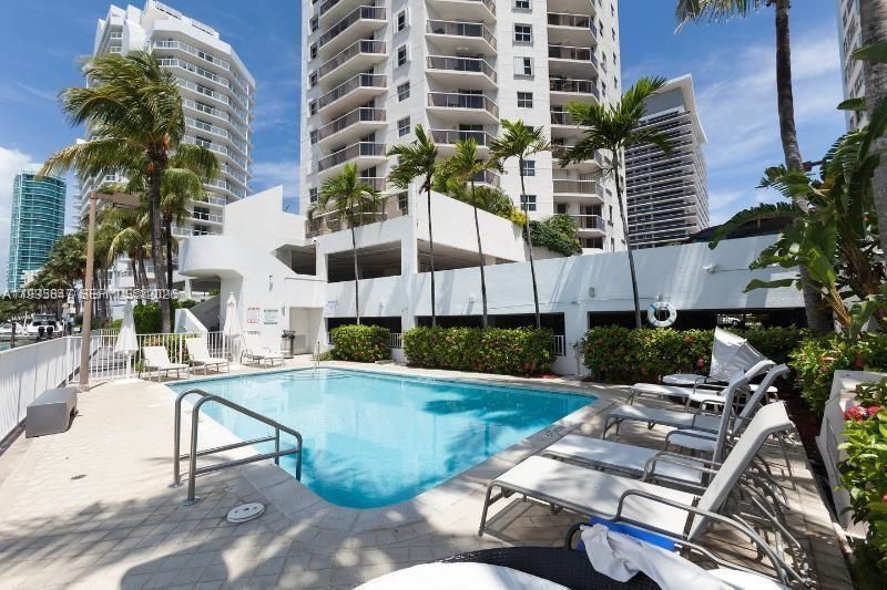 5880 Collins Ave, Unit 302, Miami Beach, FL 33140 Photo