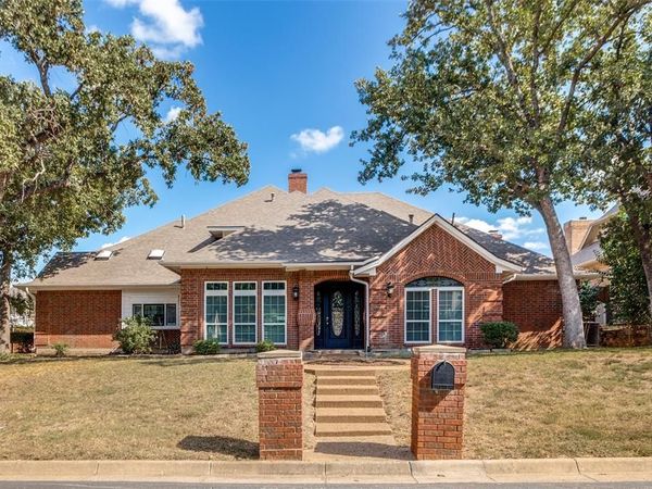 2103 Bay Club Drive, Arlington, TX 76013
