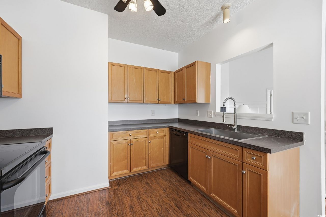 371 Harbour Reef Dr. Photo 17