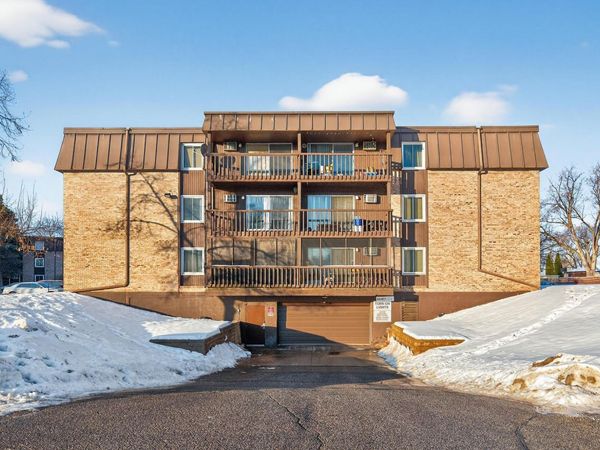 4207 Lakeside Avenue N, Unit 137, Brooklyn Center, MN 55429