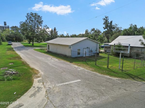 2840 Mcpherson Street, Marianna, FL 32448