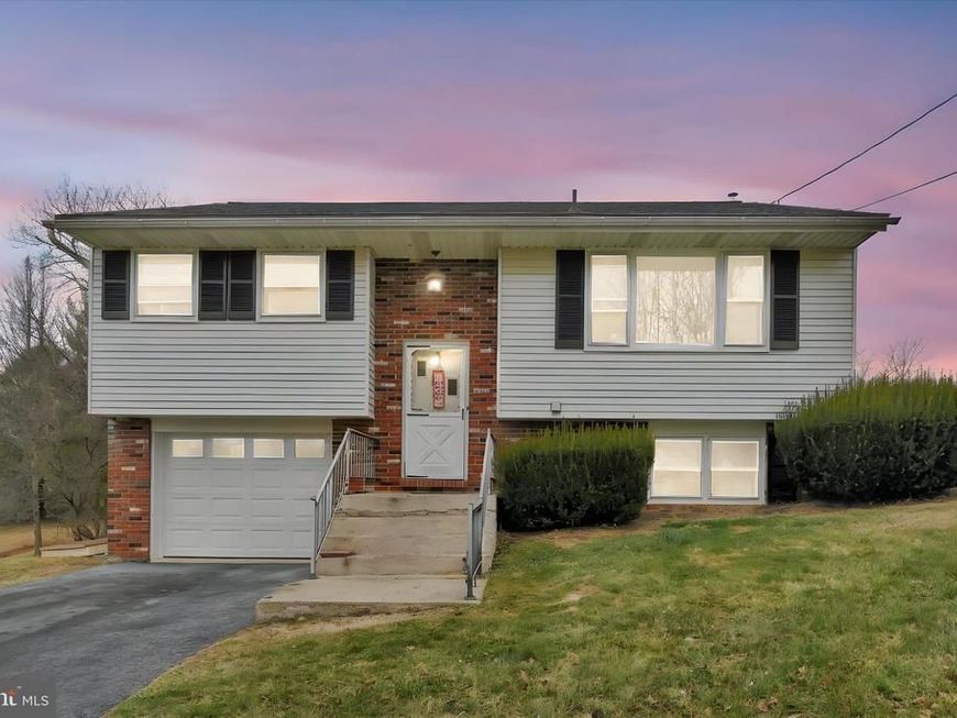 631 W Franklin Street, Womelsdorf, PA 19567 Main Photo