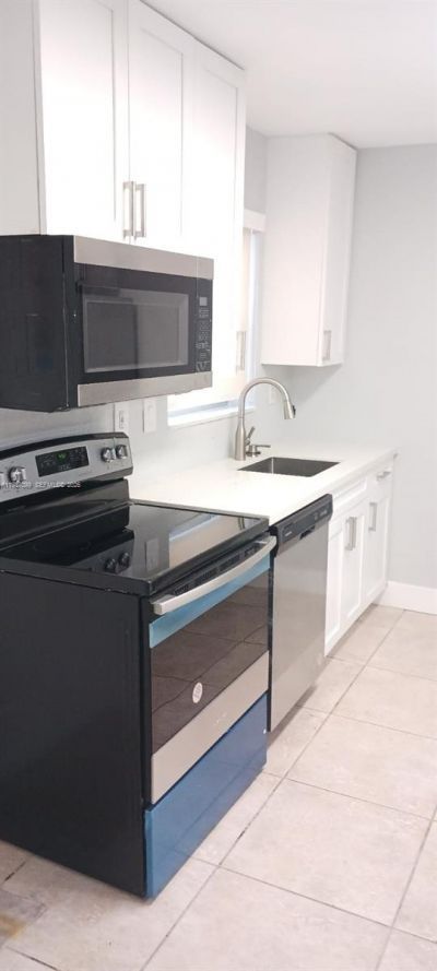 1570 NE 151 St, Unit 102, Miami, FL 33162 Photo
