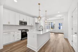 747 Blueway Avenue photo 4