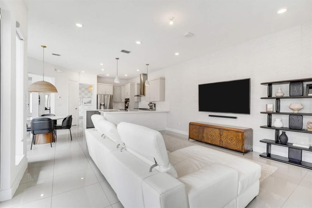 10595 S Lago Vista Cir, Parkland, FL 33076 Photo