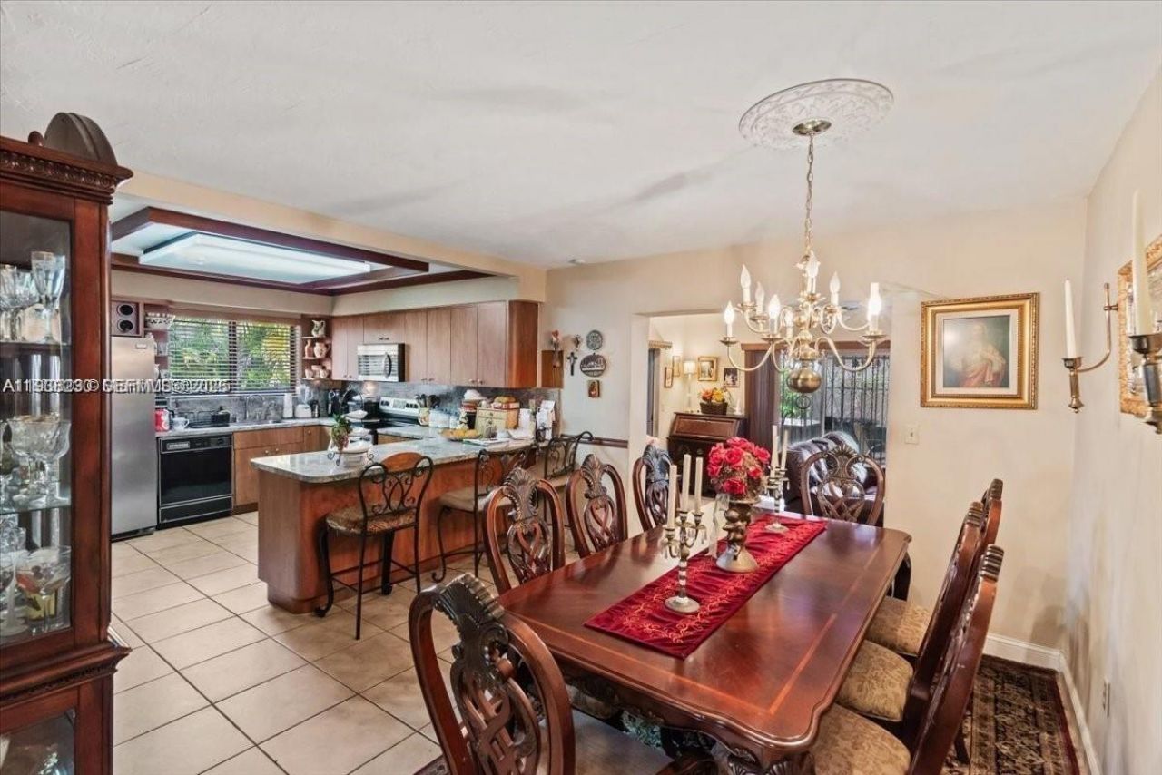 6385 SW 25th St , Miami, FL 33155 Photo