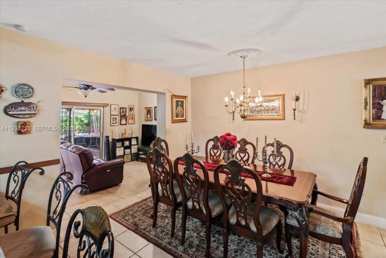 6385 SW 25th St , Miami, FL 33155 Photo