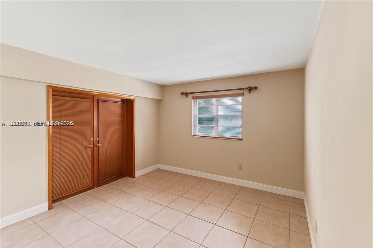 6385 SW 25th St , Miami, FL 33155 Photo