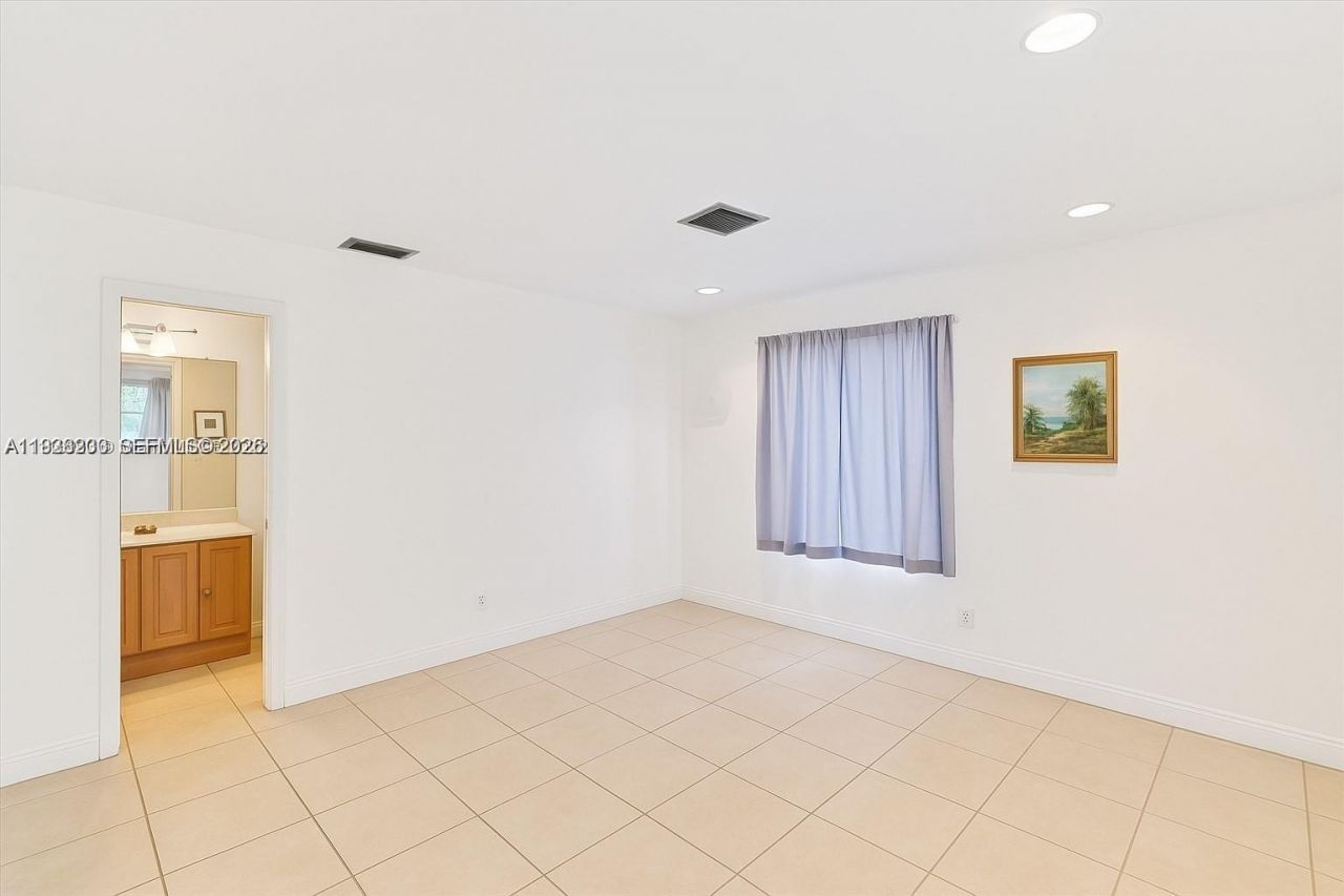 6385 SW 25th St , Miami, FL 33155 Photo