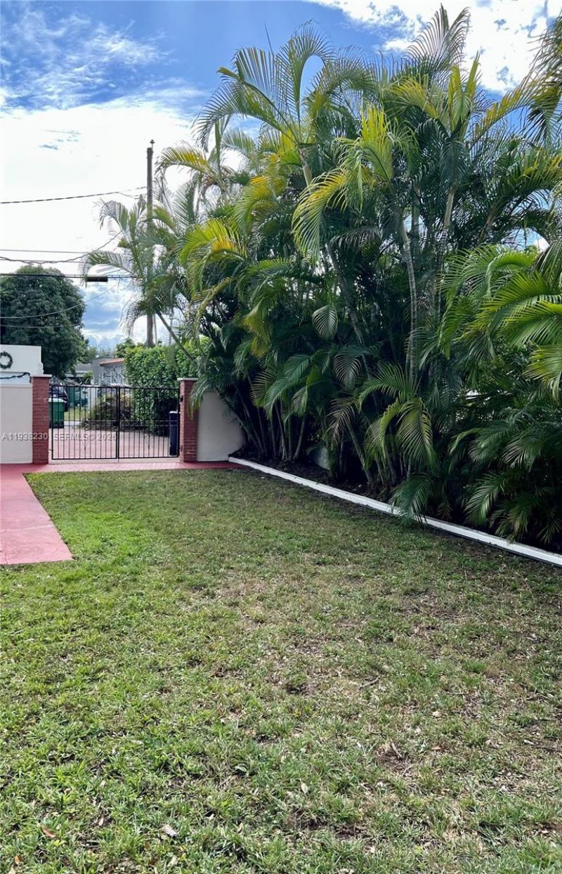 6385 SW 25th St , Miami, FL 33155 Photo