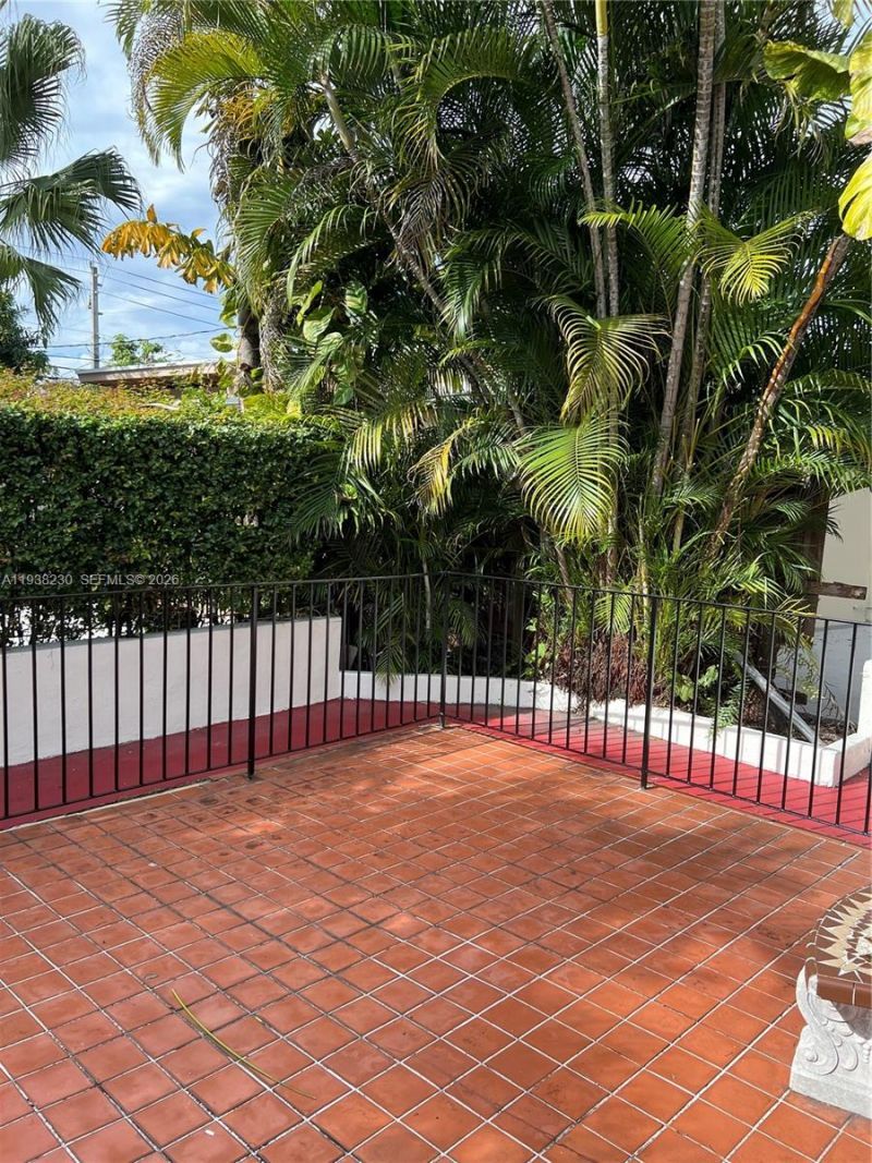 6385 SW 25th St , Miami, FL 33155 Photo