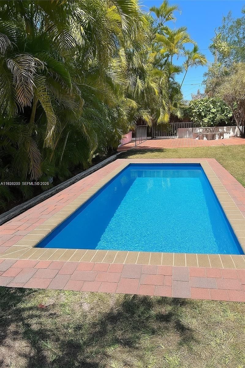 6385 SW 25th St , Miami, FL 33155 Photo