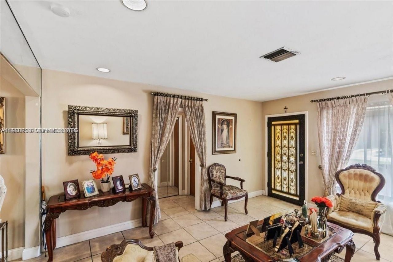 6385 SW 25th St , Miami, FL 33155 Photo