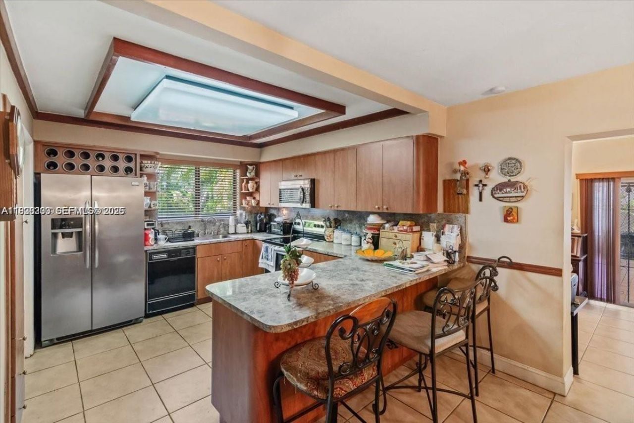 6385 SW 25th St , Miami, FL 33155 Photo