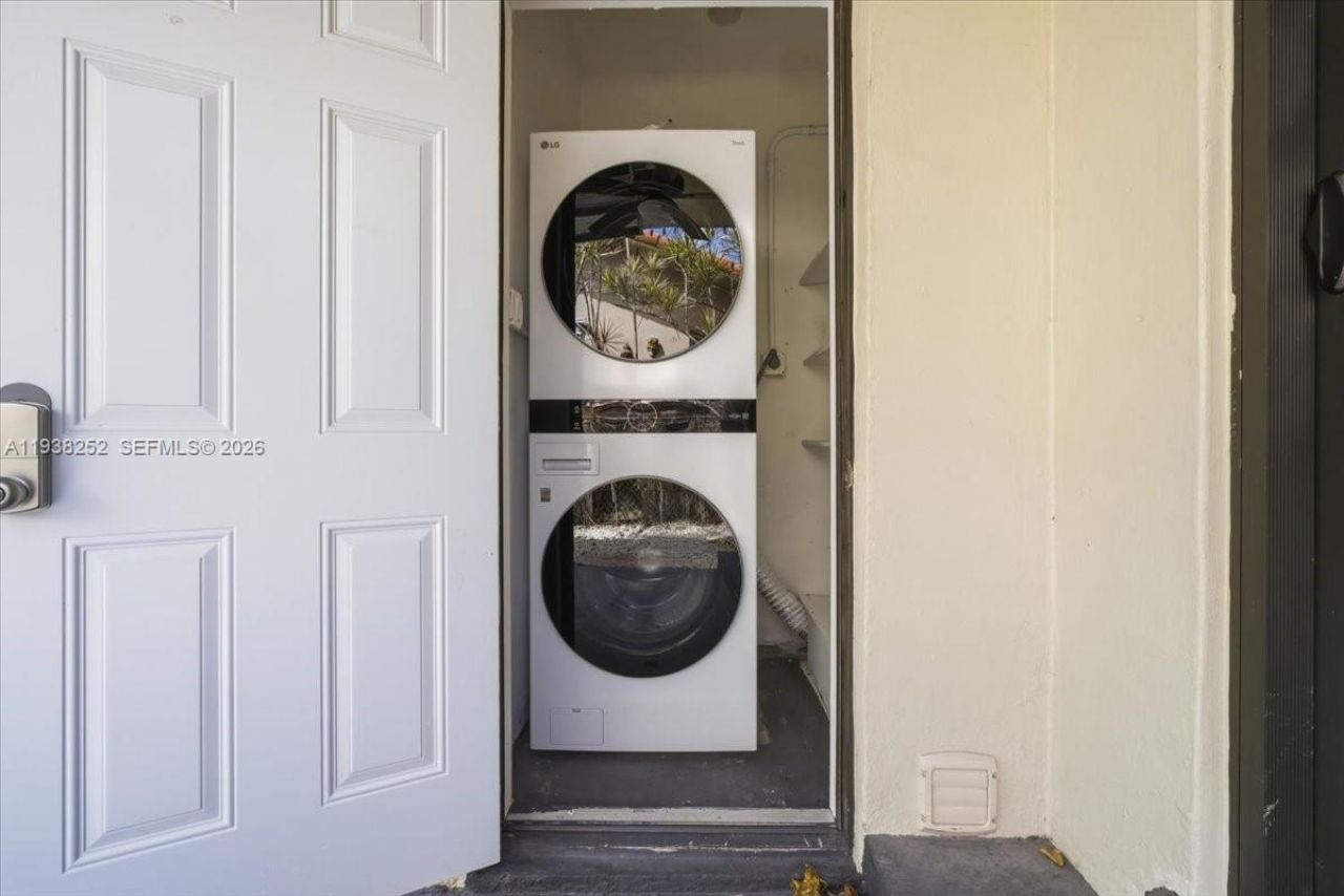 3522 SW 25th St, Unit 3522, Miami, FL 33133 Photo