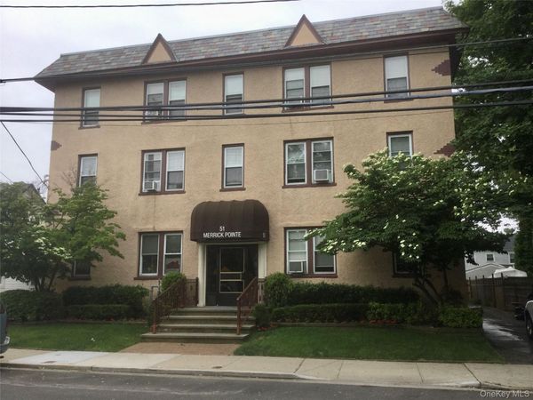 51 Smith Street, Unit B5, Merrick, NY 11566
