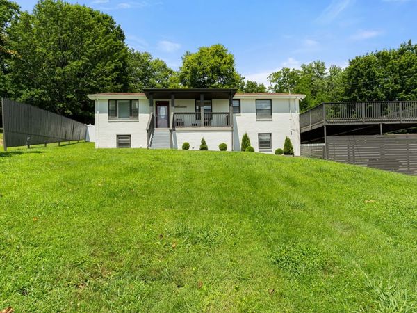 213 Riverwood Dr, Hendersonville, TN 37075